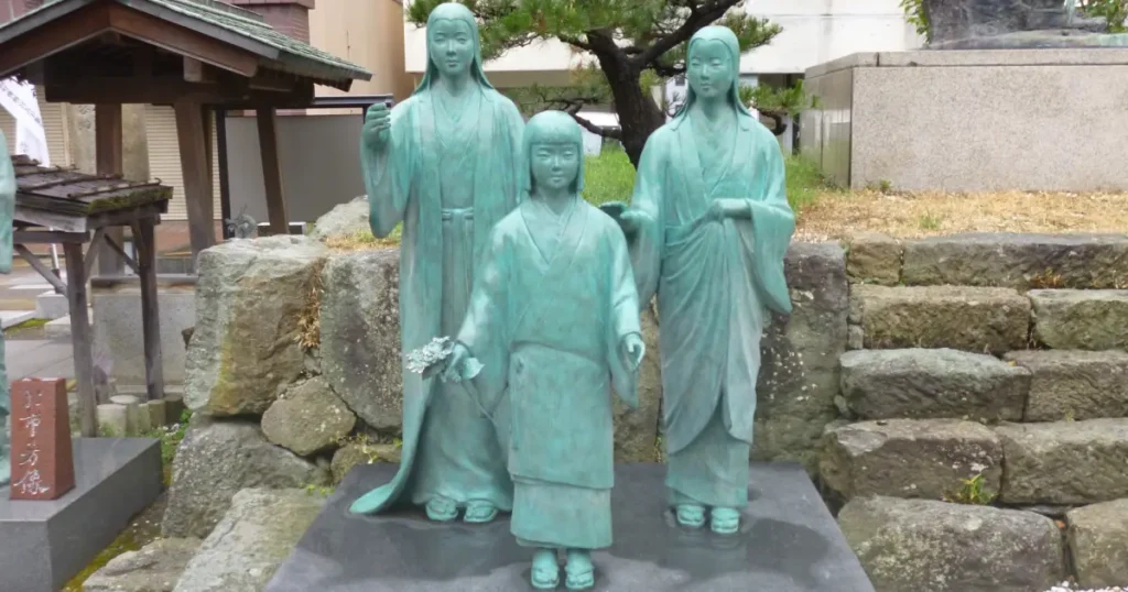 戦国三姉妹神社の三姉妹像は、浅井長政とお市の方の娘である茶々・初・江を表現した像です。戦国の激動を生きた三姉妹の絆や歴史を伝える、浅井氏ゆかりの象徴です。